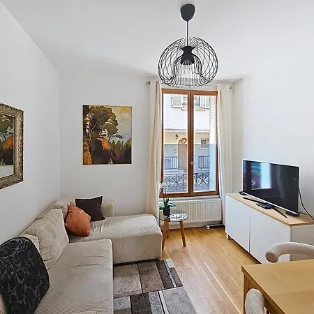 Artistic 3-room Flat-garden View *