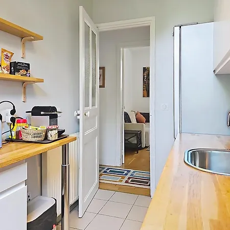 Apartment Artistic 3-room Flat-garden View
